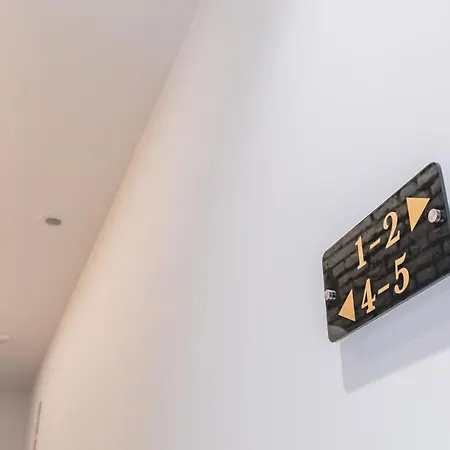 Chic & Comfortable Apartment, Private Terrace Aparthotel Valencie