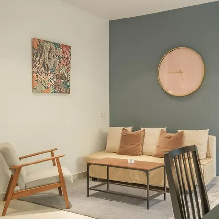 Aparthotel Chic & Comfortable Apartment, Private Terrace 4*