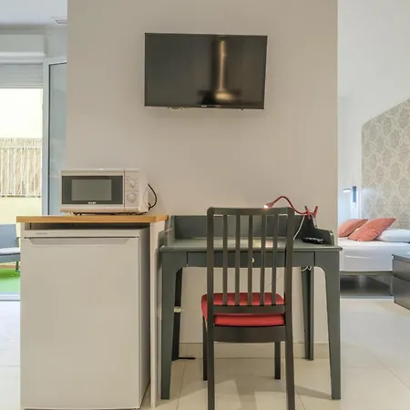 Chic & Comfortable Apartment, Private Terrace Ξενοδοχείο με διαμερίσματα