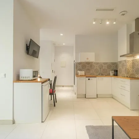 아파트호텔 Chic & Comfortable Apartment, Private Terrace 4*