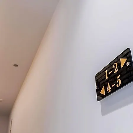 Chic & Comfortable Apartment, Private Terrace Aparthotel
