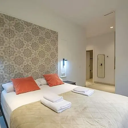 Chic & Comfortable Apartment, Private Terrace Aparthotel Valencia