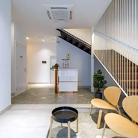 Chic & Comfortable Apartment, Private Terrace Aparthotel