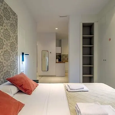 Chic & Comfortable Apartment, Private Terrace 4* Valencia