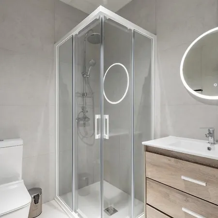 Chic & Comfortable Apartment, Private Terrace 4*