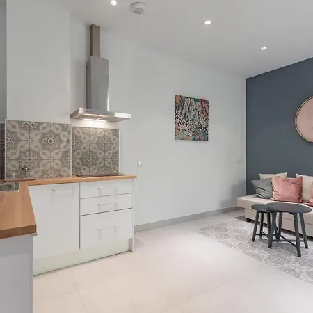 Apart-hotel Chic & Comfortable Apartment, Private Terrace