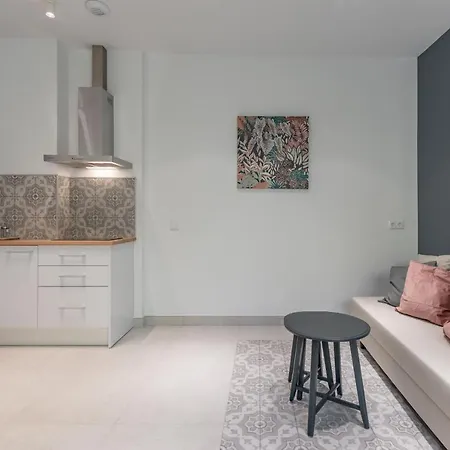 Chic & Comfortable Apartment, Private Terrace Aparthotel Valencia