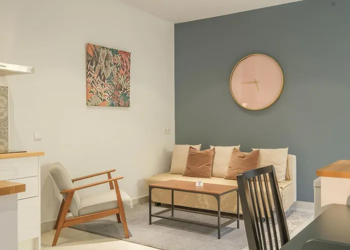 Aparthotel Chic & Comfortable Apartment, Private Terrace 4*