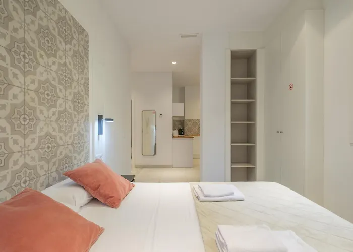 Lejlighedshotel Chic & Comfortable Apartment, Private Terrace 4*
