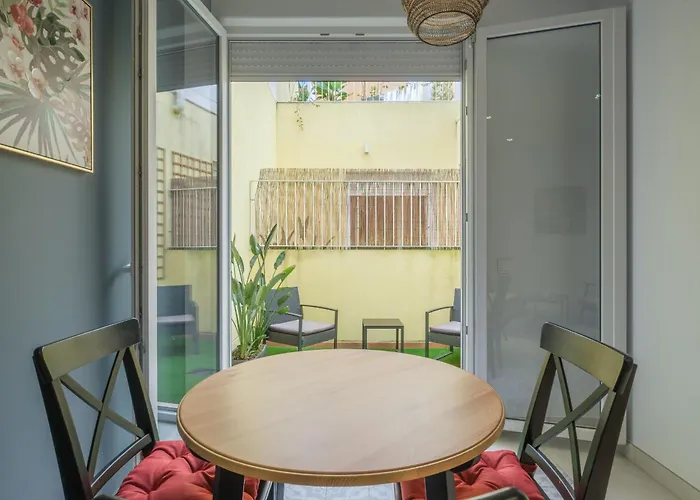 Chic & Comfortable Apartment, Private Terrace Lejlighedshotel
